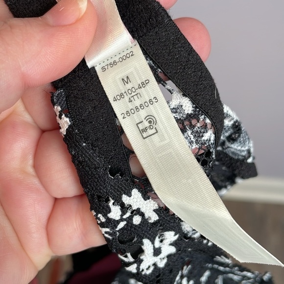 PINK Victoria’s Secret Black White Floral Lace High Neck Push Up Bralette size M - Picture 9 of 15